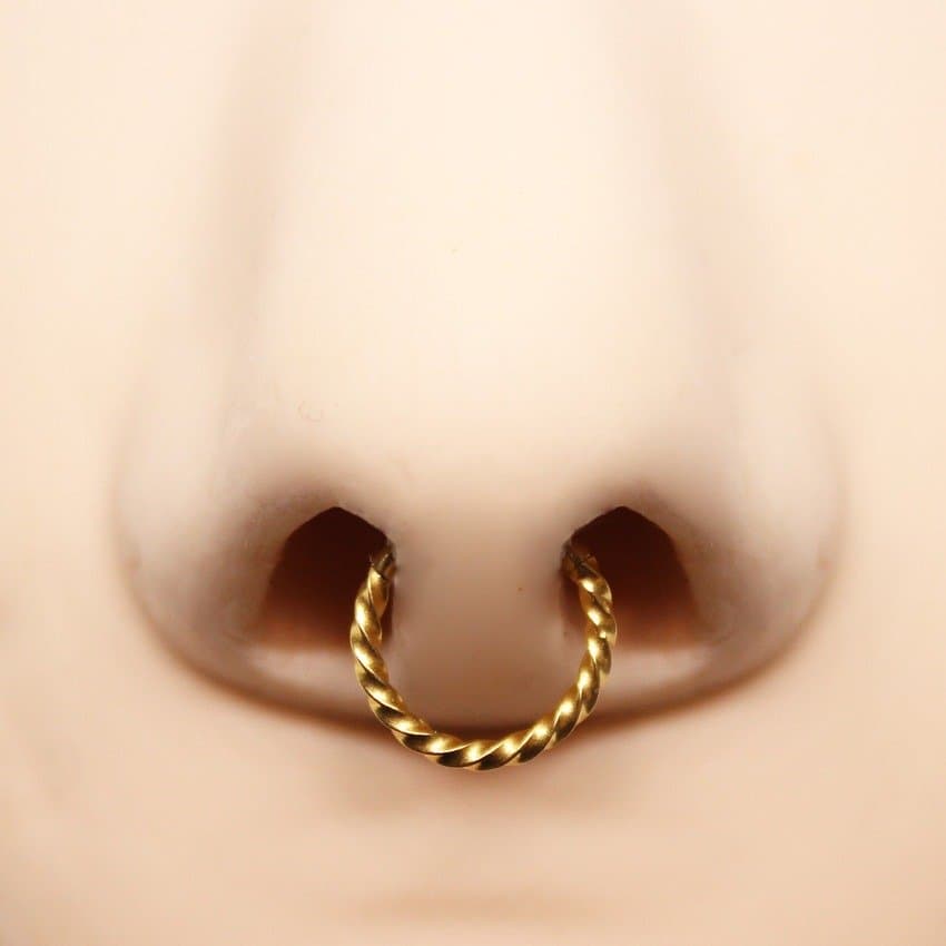 Piercing  Septo Segmento Clicker em Aço Cirúrgico PVD Gold Torcido 8mm