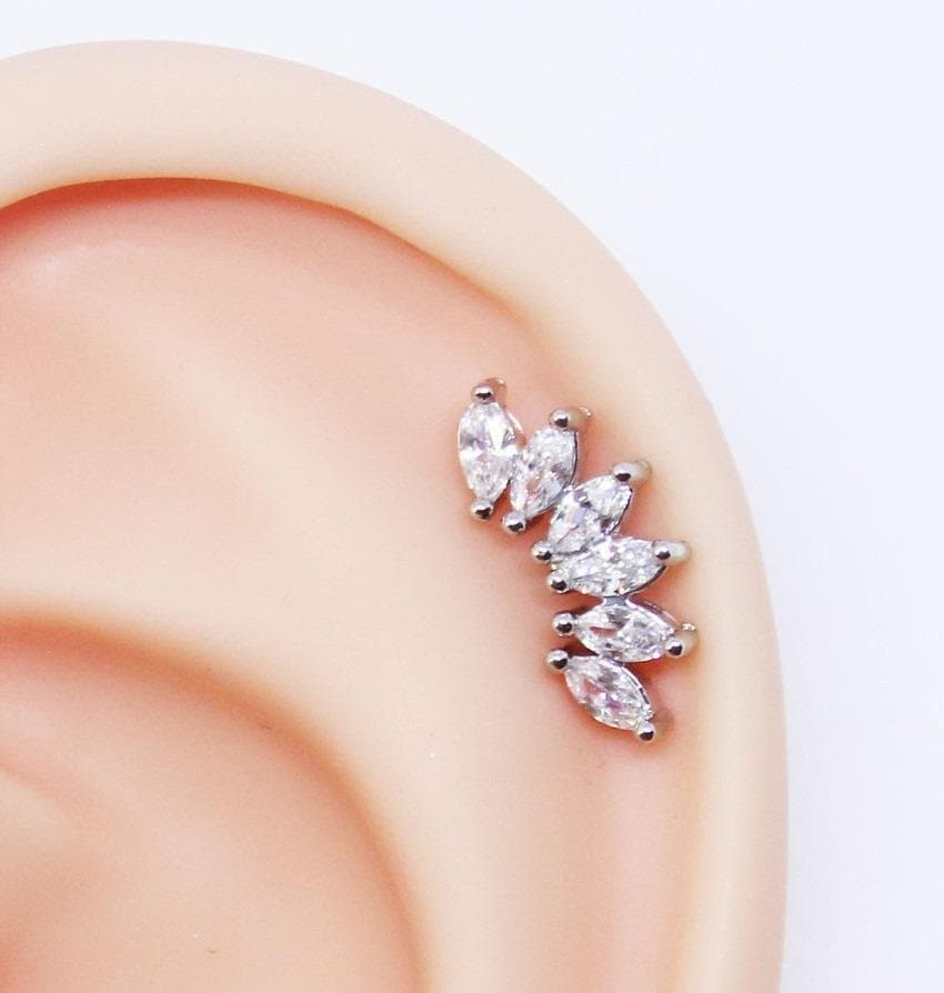 Piercing Hélix Cluster Folheado a Ouro Branco com Zircônias
