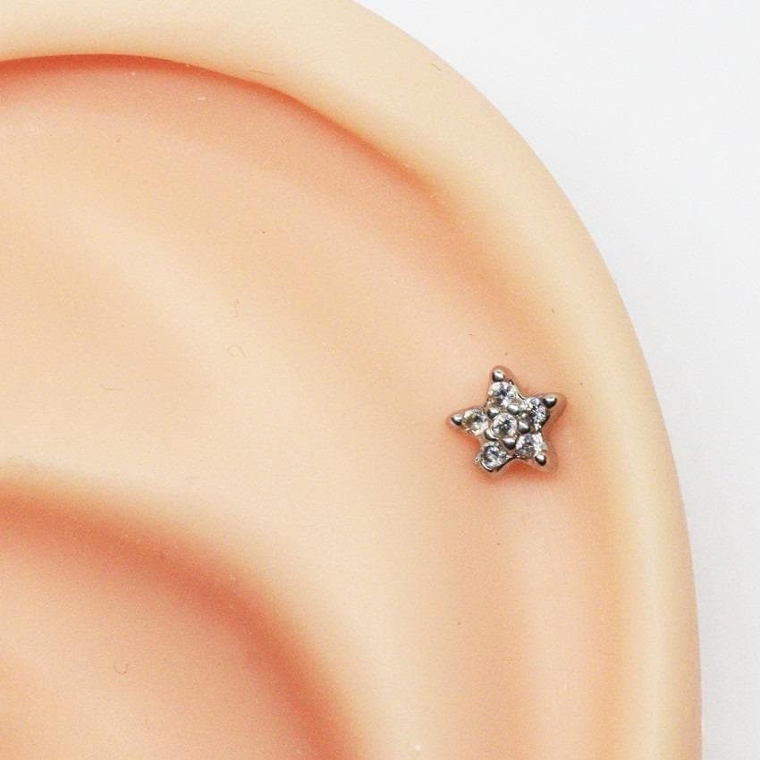 Piercing de Flor Cravejada Folheada a Ouro Branco