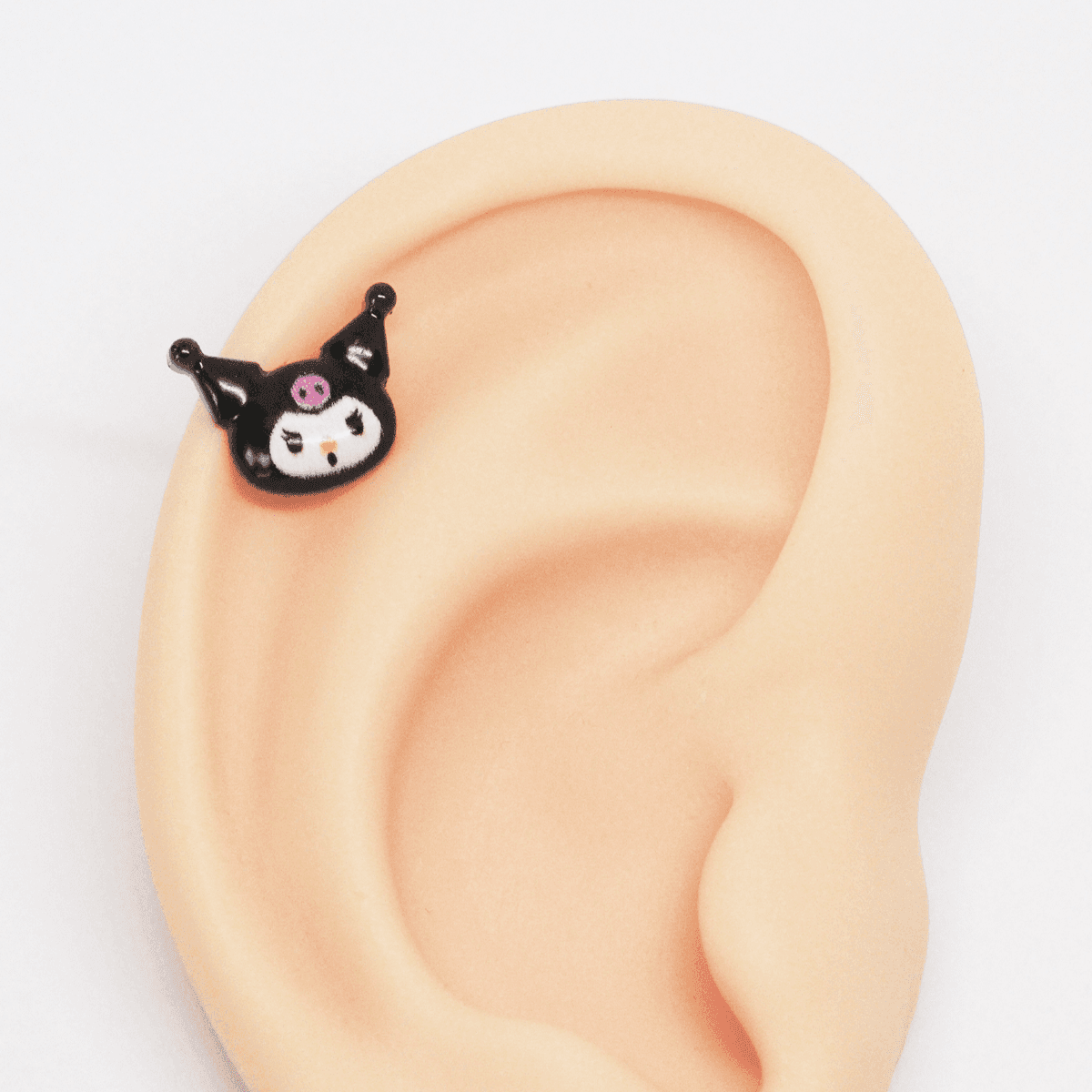 Piercing Kuromi Orelha Hélix Cartilagem