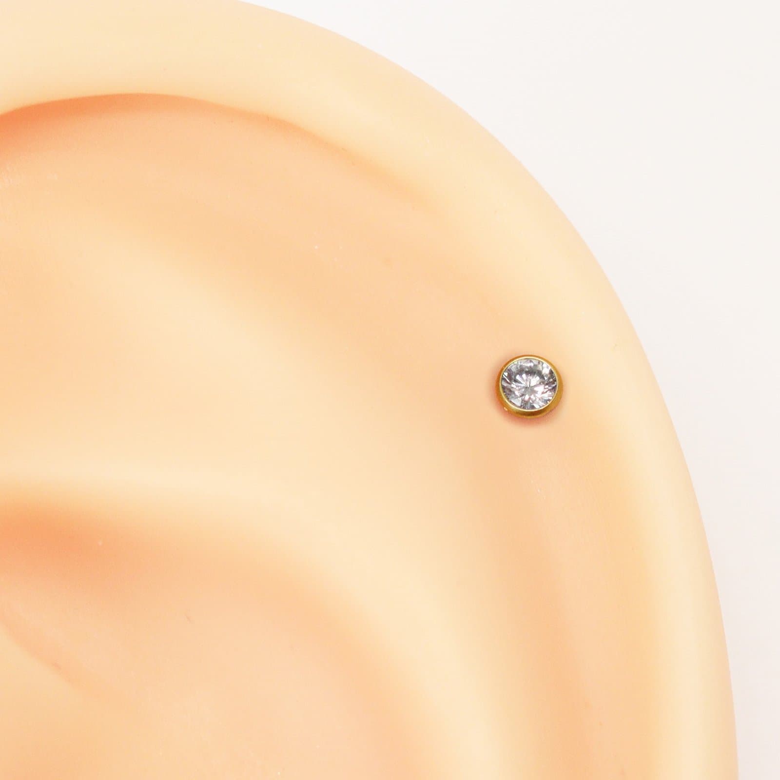 Piercings Helix Labret Australiano Pedra 3mm Titânio Gold Push In