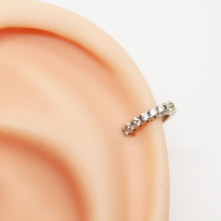 Piercing Argola Clicker Cravejada de Ouro Branco 18K