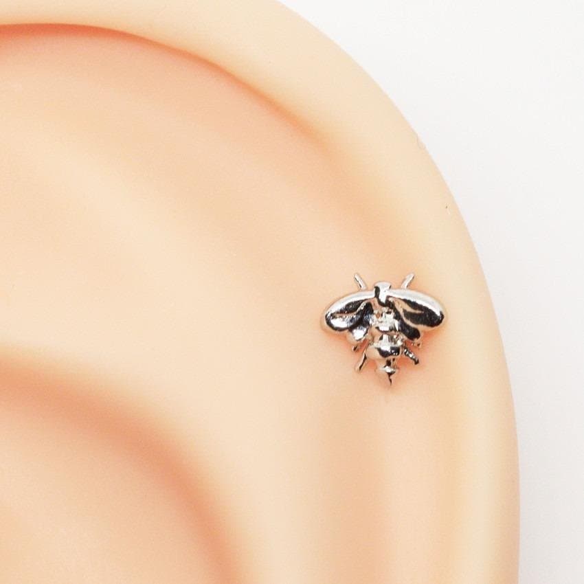 Piercing Hélix Abelha Folheado a Ouro Branco