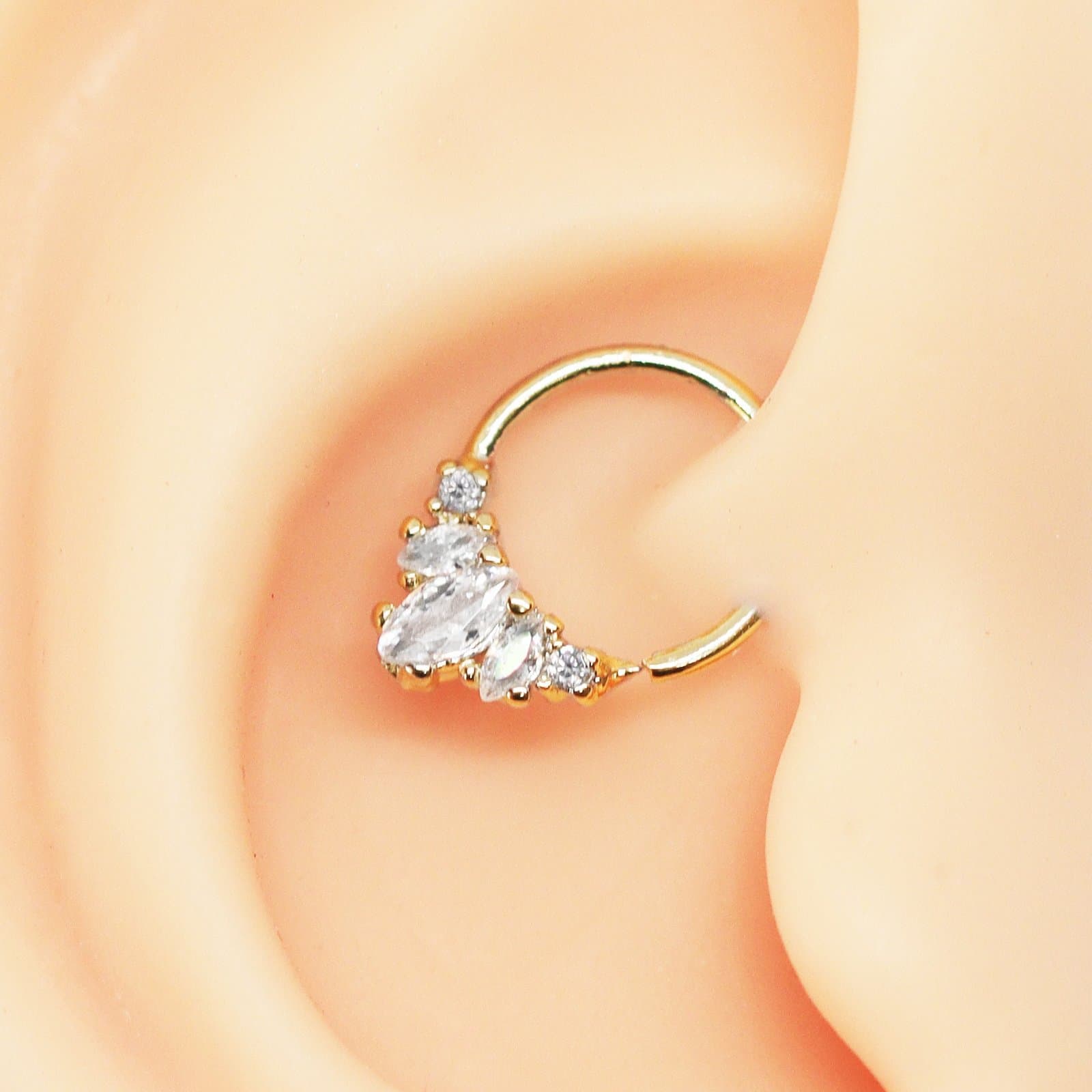 Piercing Daith Argola Crystal Folheada a Ouro