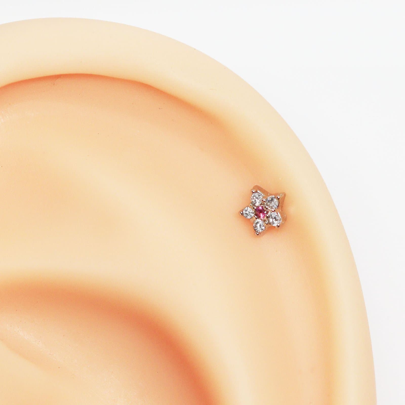 Piercing Helix Flor Cravejada com Miolo Rosa